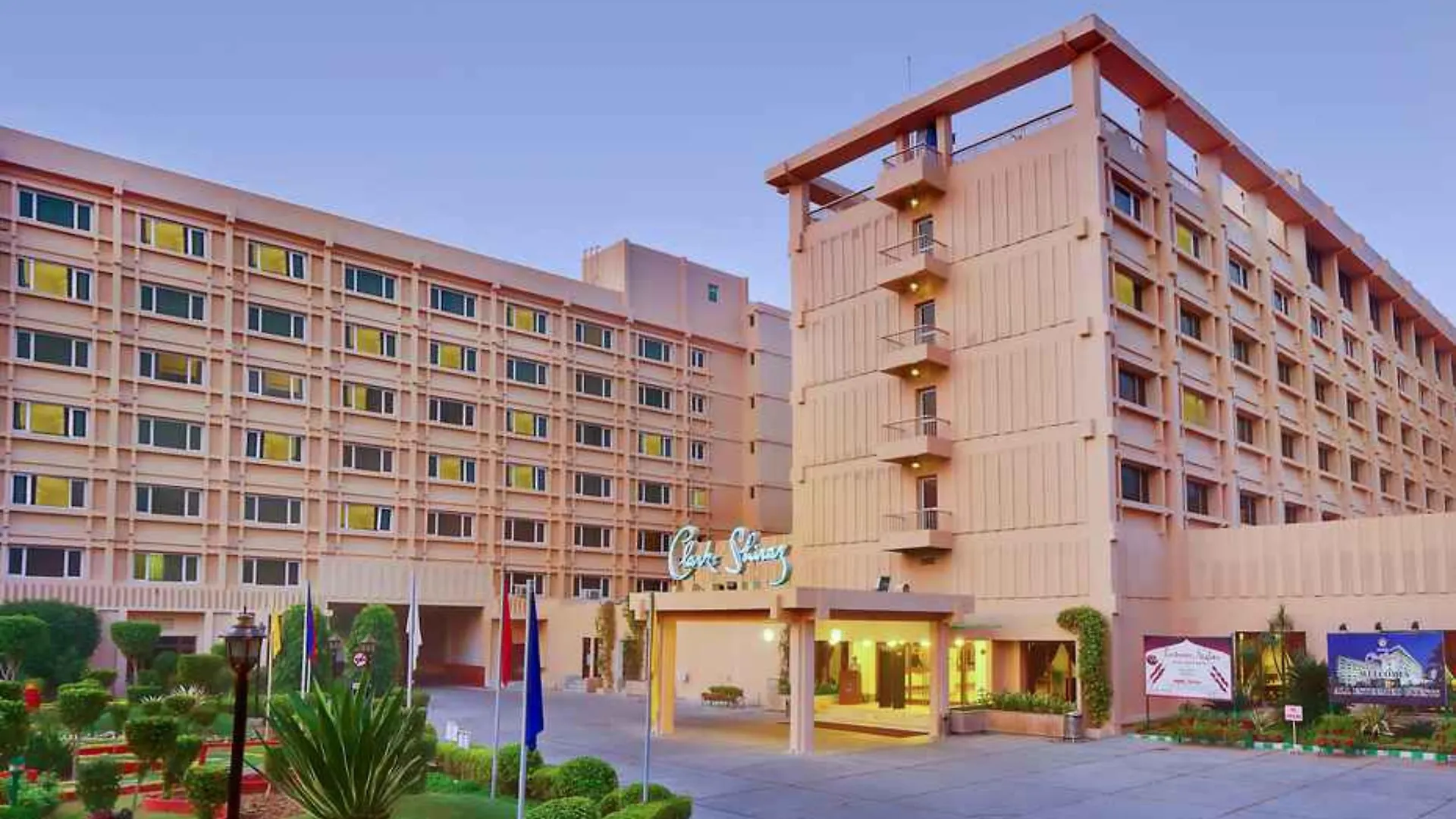 Hotel Clarks Shiraz Agra