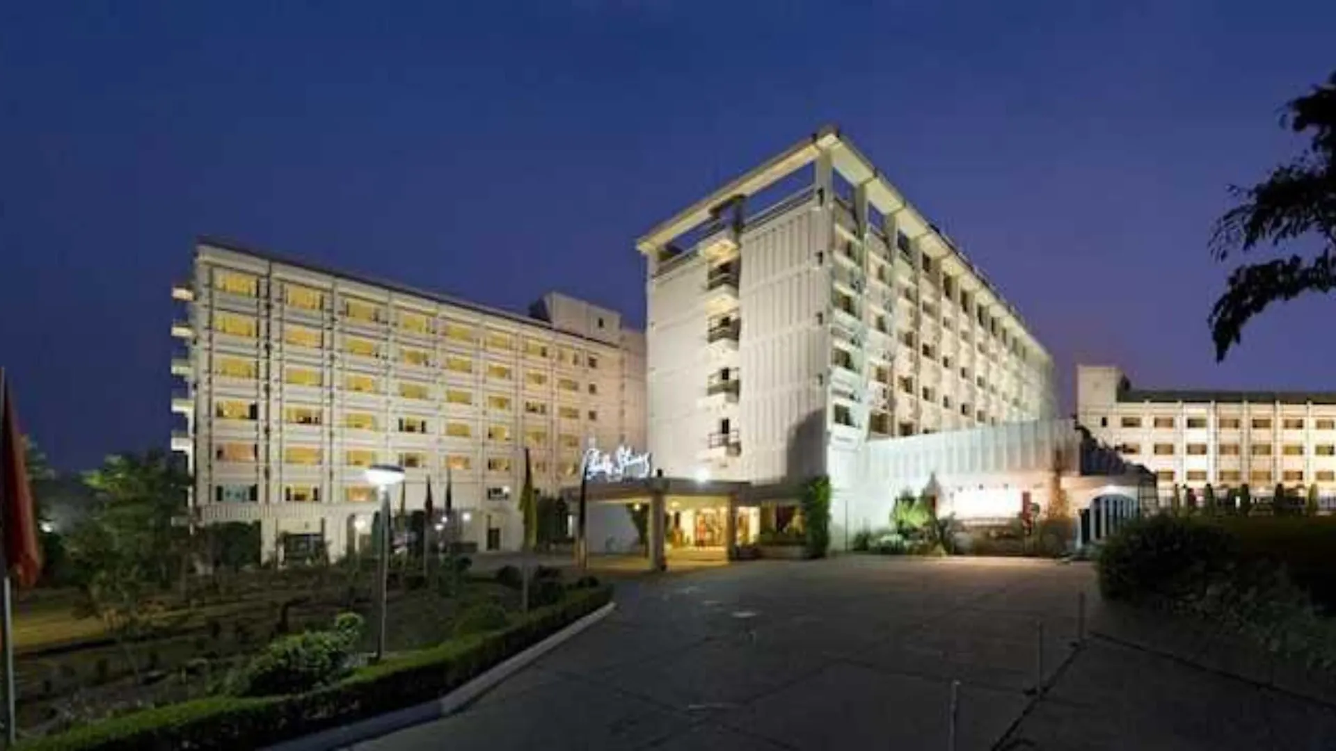 Hotel Clarks Shiraz Agra