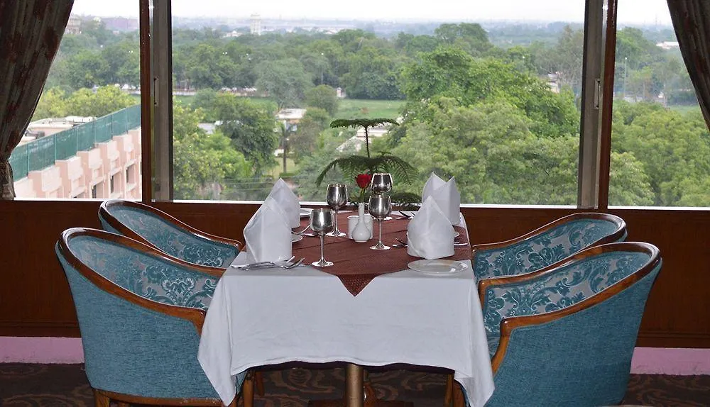 Hotel Clarks Shiraz Agra   Agra (Uttar Pradesh)