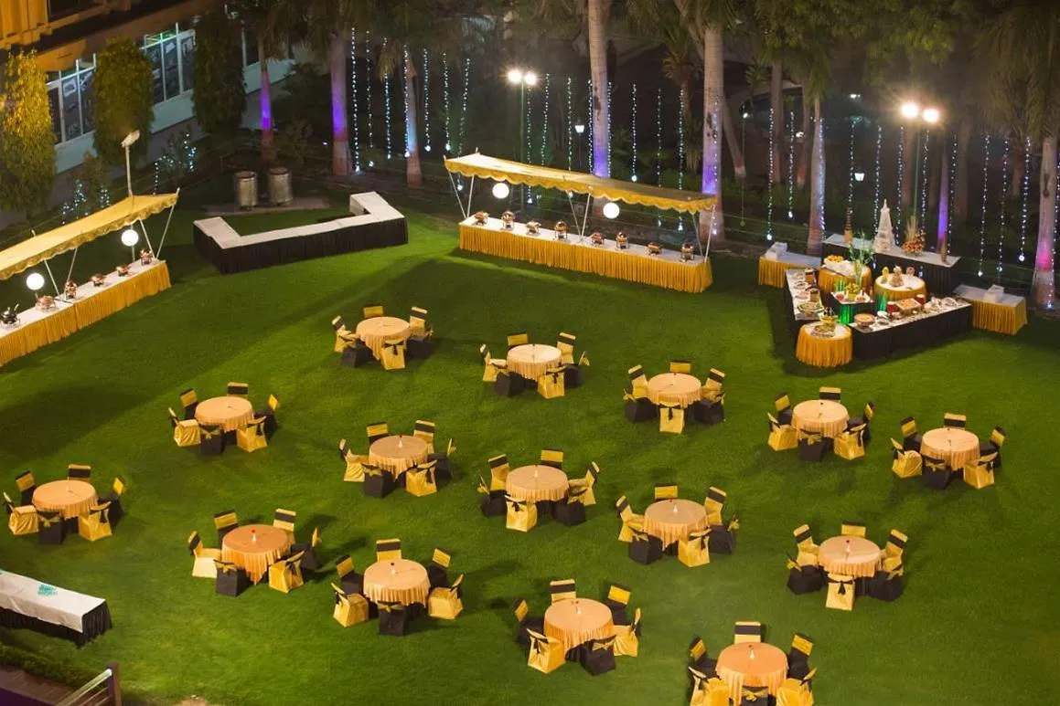 Hotel Clarks Shiraz Agra