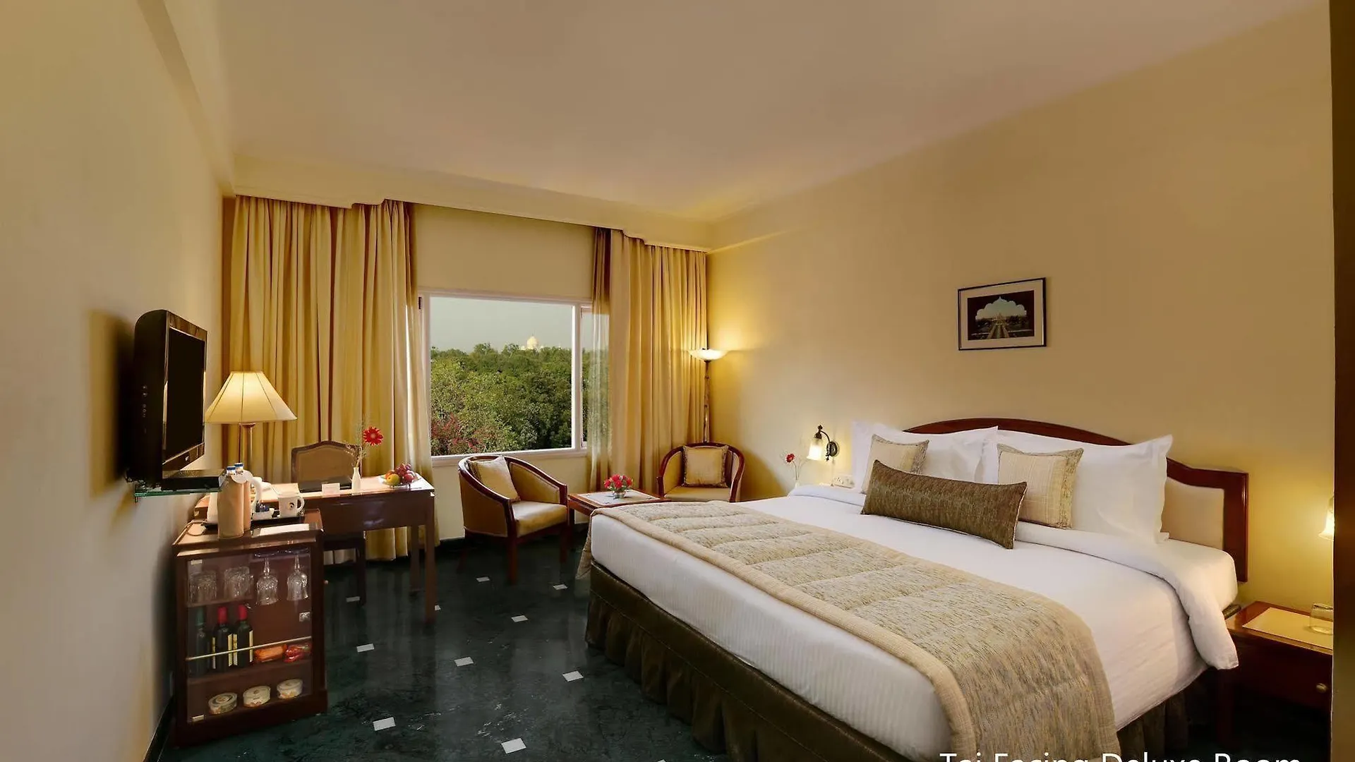 Hotel Clarks Shiraz Agra